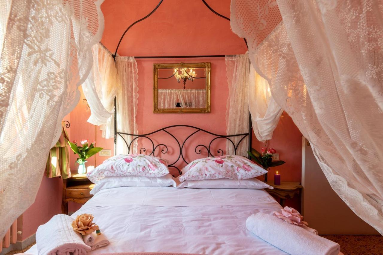 Bibi Boutique Arezzo Living Suite Rosafragola & Verdeconiglio Luaran gambar
