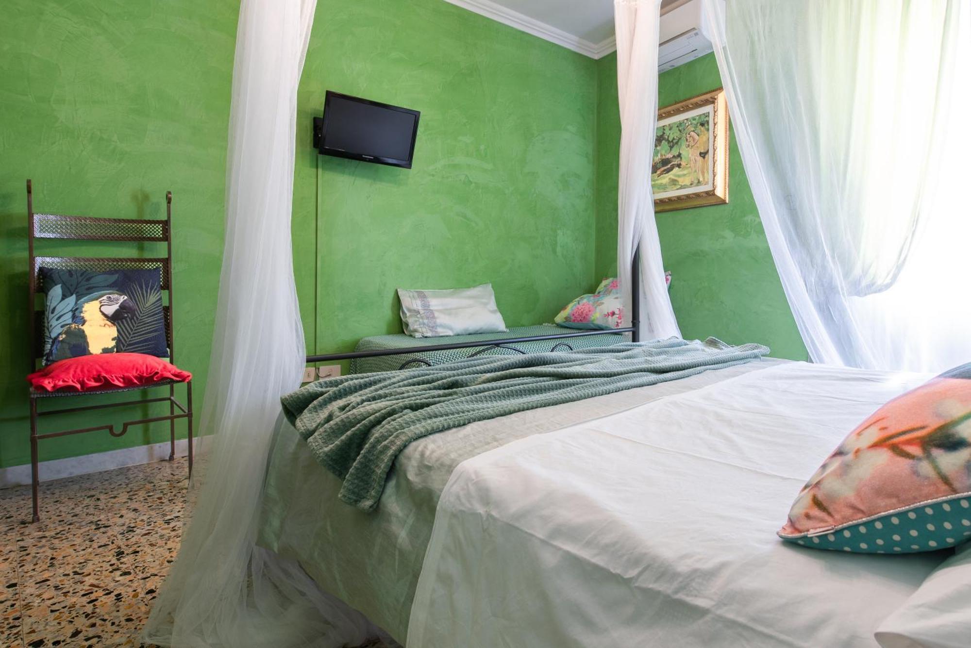 Bibi Boutique Arezzo Living Suite Rosafragola & Verdeconiglio Luaran gambar